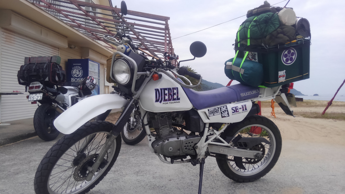 徒然草さんが投稿したツーリング情報 復路型夜逃げスタイル ホムセン箱のフタは バイクのカスタム ツーリング情報ならモトクル Motocle